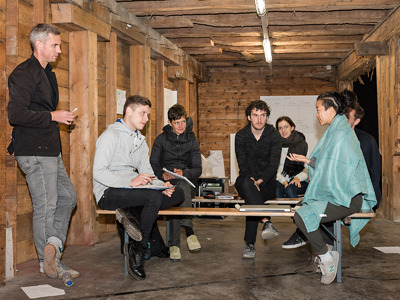 The Politics of Gestures at Schmiede Y